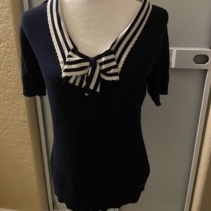 Top with bow and striped collar